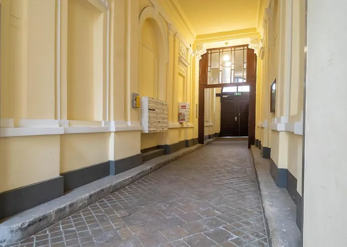 For 2 Near Karlskirche & U4 Metro * Vienne