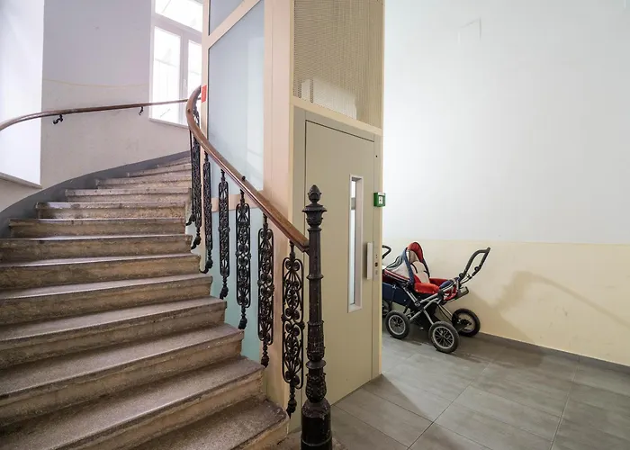 For 2 Near Karlskirche & U4 Metro Appartement *