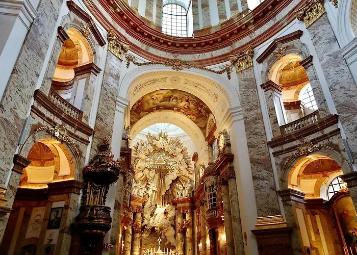 For 2 Near Karlskirche & U4 Metro *